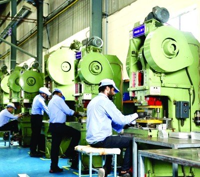 Mechanical press machines in the press shop, safety-marked floor